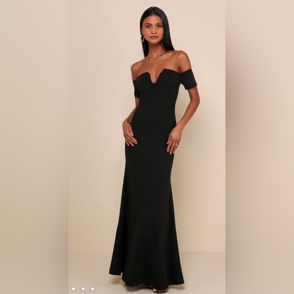 New! Lulu’s Lynne Black Off-the-Shoulder Maxi Dress‎